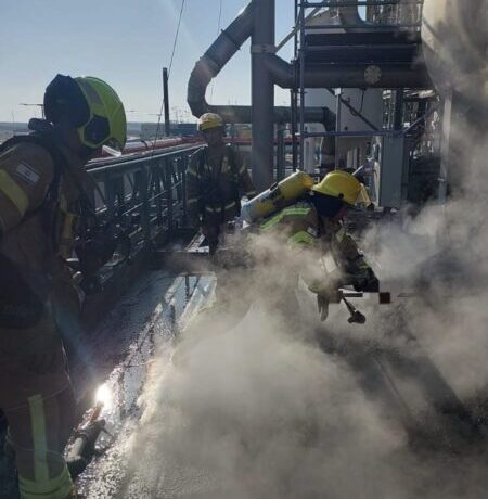 שריפה פרצה במפעל חומרים מסוכנים בדימונה