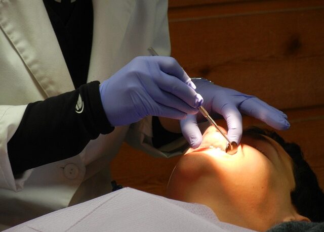 אישה מדימונה הפכה נכה לאחר טיפול שיניים